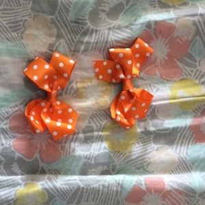 Polkadot orange bow